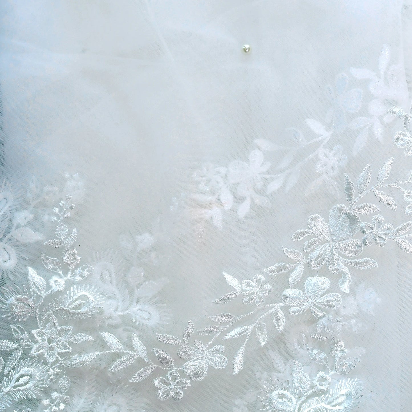 Bridal Veil with Floral Lace Detail