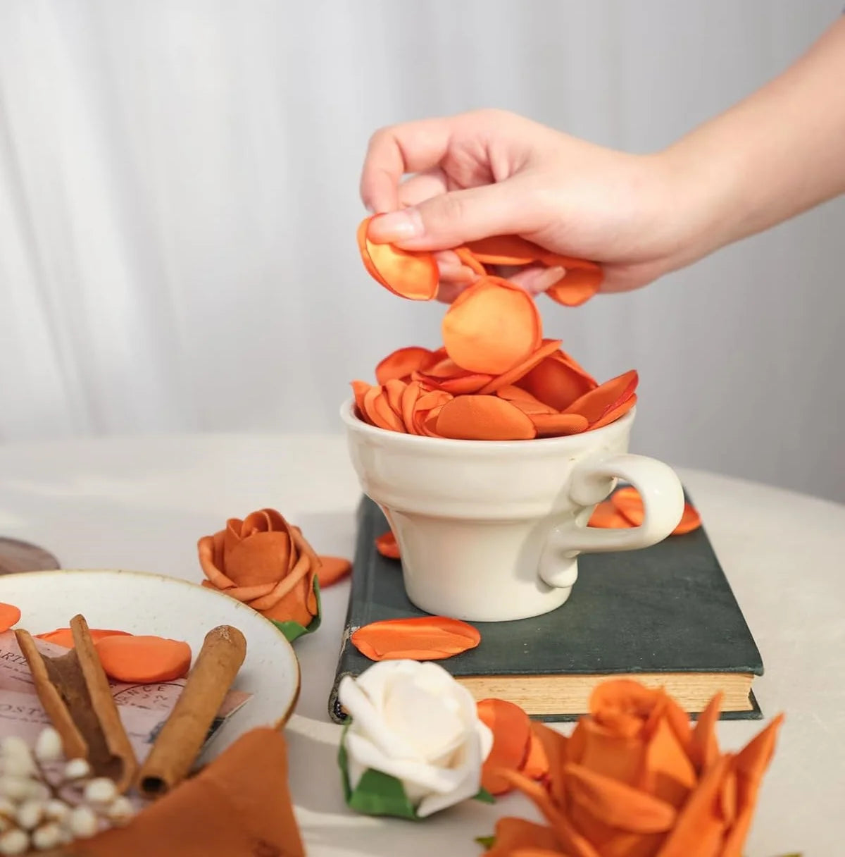 300pcs Ivory Silk Rose Petals