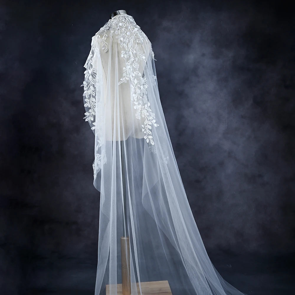 Bridal Veil with Floral Lace Detail