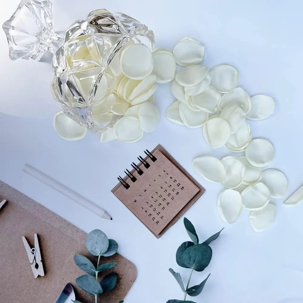 300pcs Ivory Silk Rose Petals