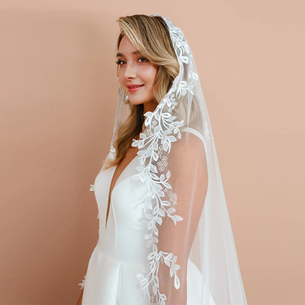 Bridal Veil with Floral Lace Detail