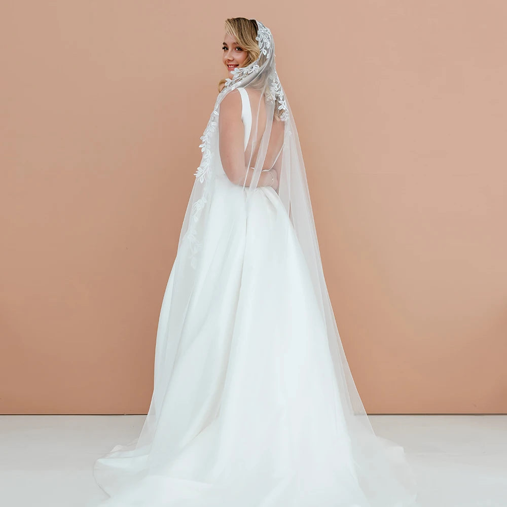 Bridal Veil with Floral Lace Detail