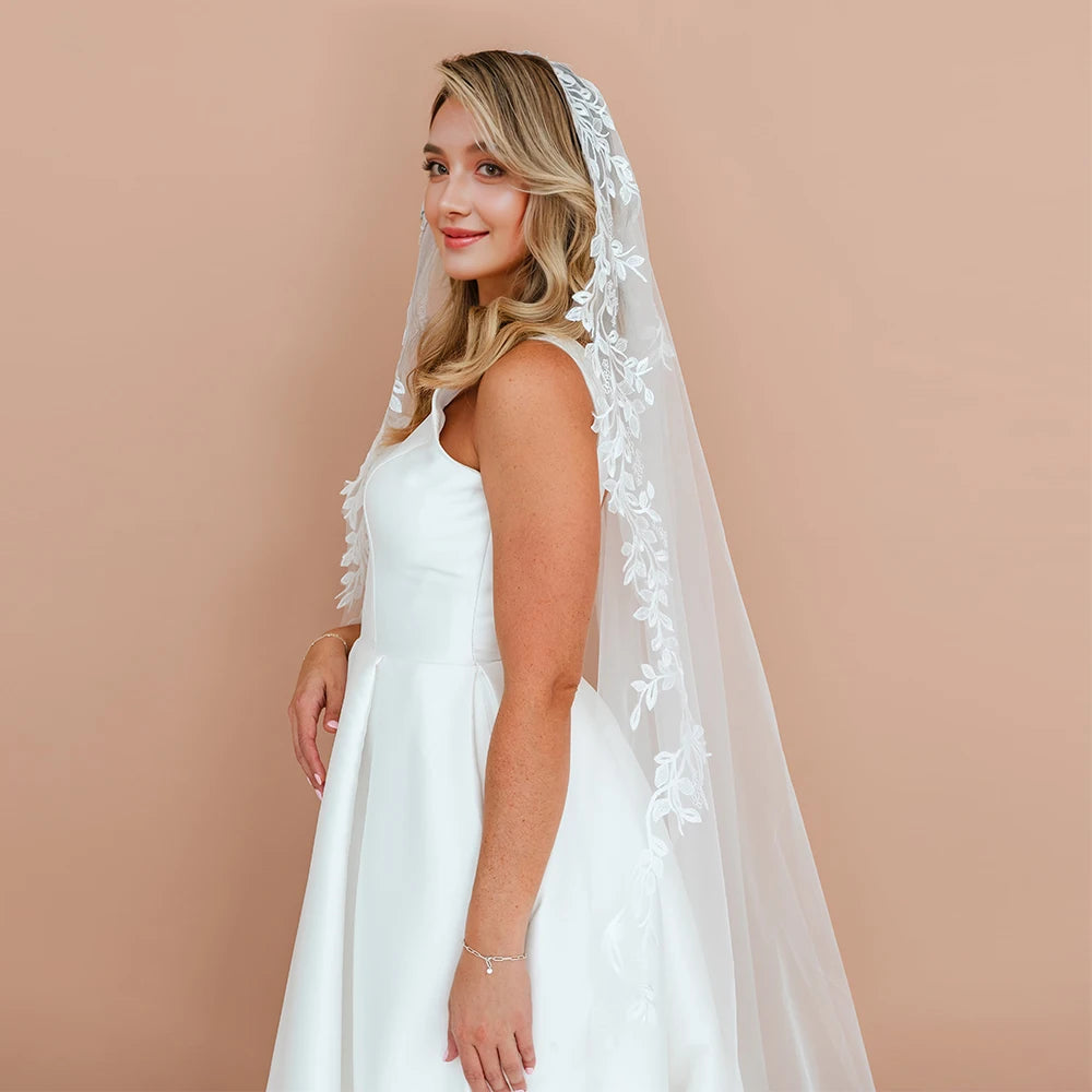 Bridal Veil with Floral Lace Detail
