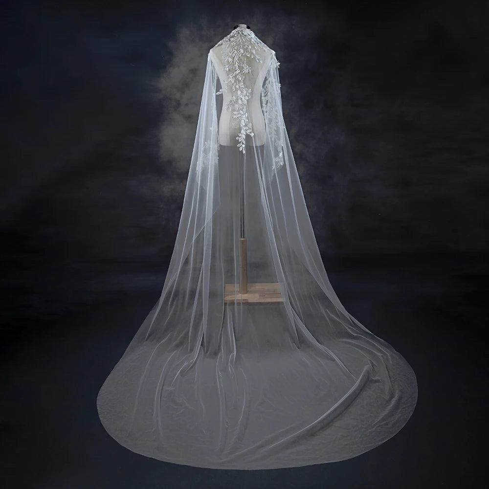 Bridal Veil with Floral Lace Detail