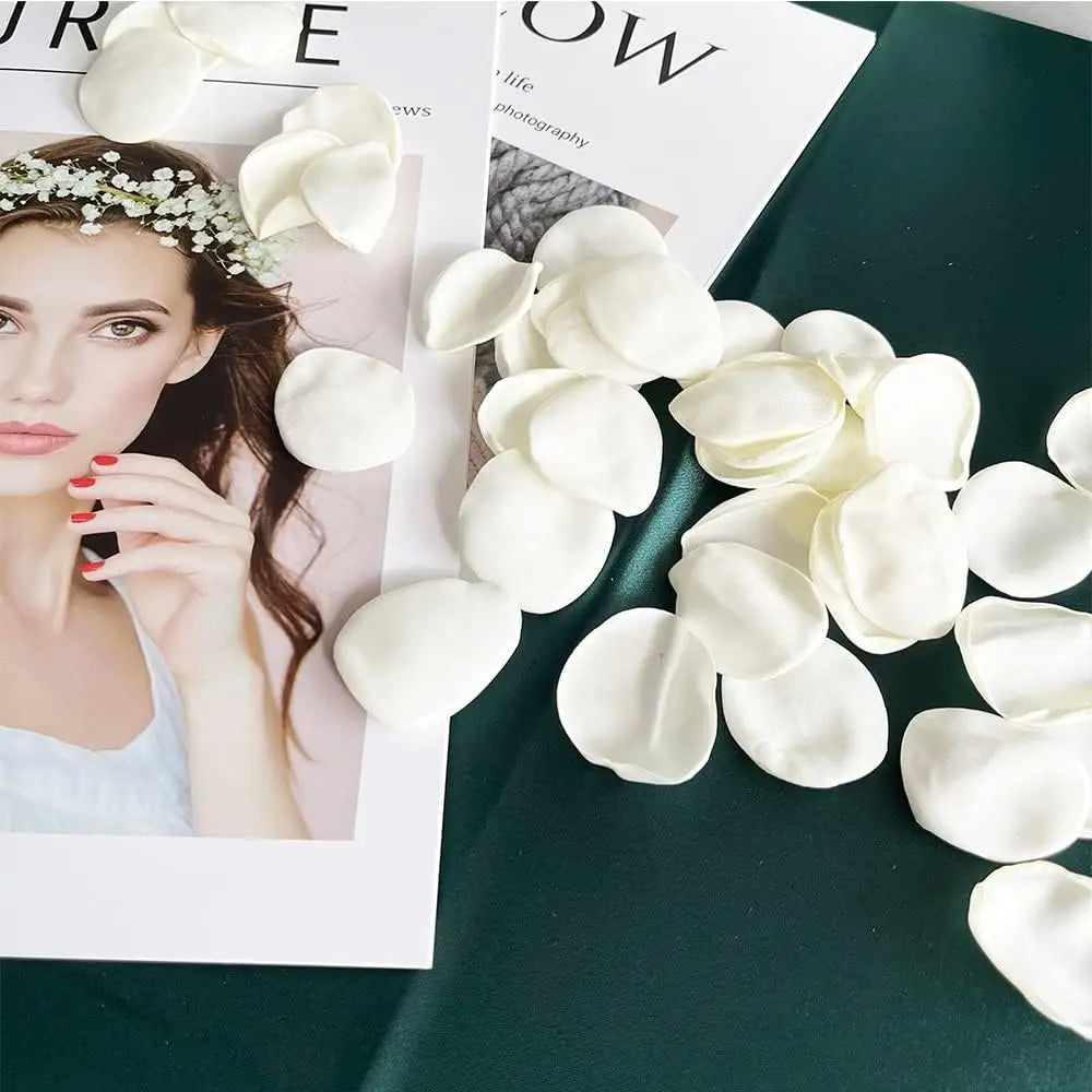 300pcs Ivory Silk Rose Petals