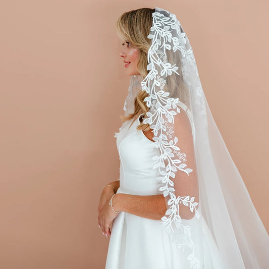 Bridal Veil with Floral Lace Detail